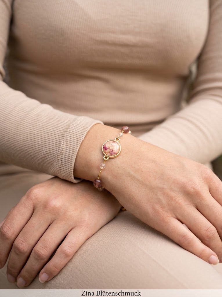 Armband aus Erdbeerquarz